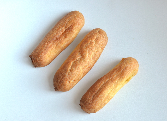 eclairs met slagroom