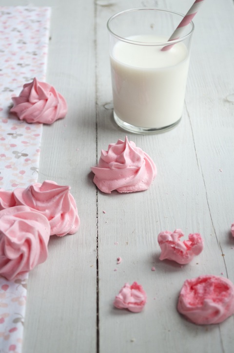 Roze meringues