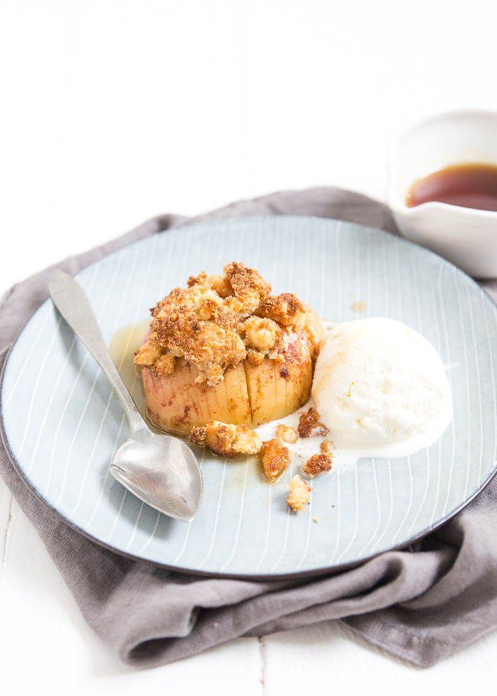 hasselback apple crumble