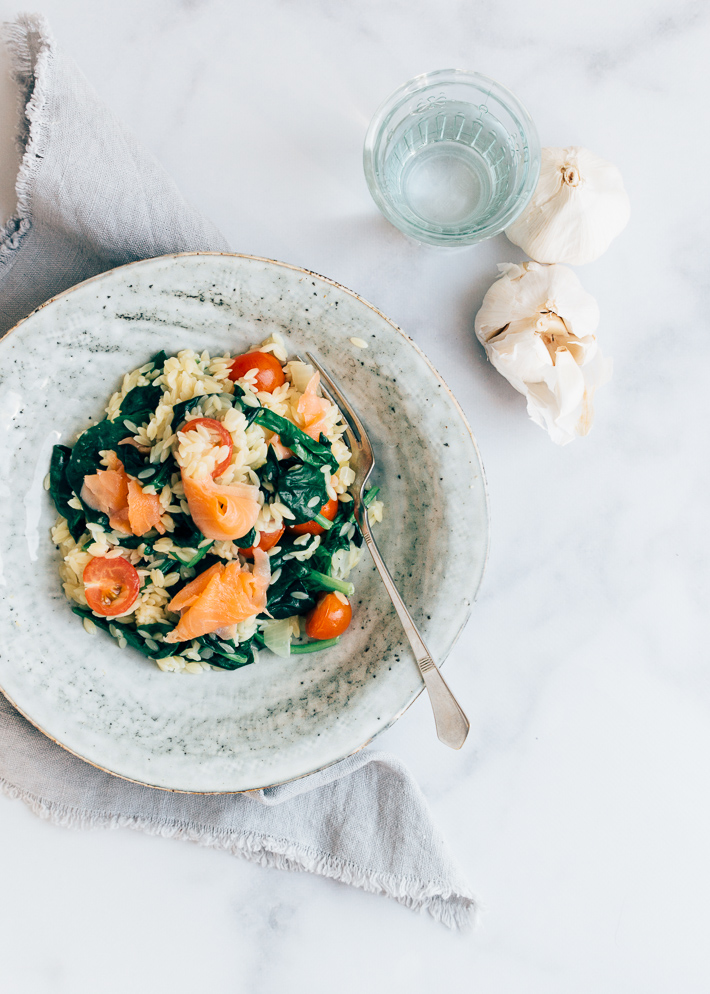 Orzo met spinazie en zalm