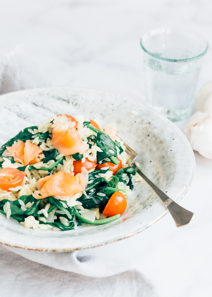 Orzo met spinazie en zalm