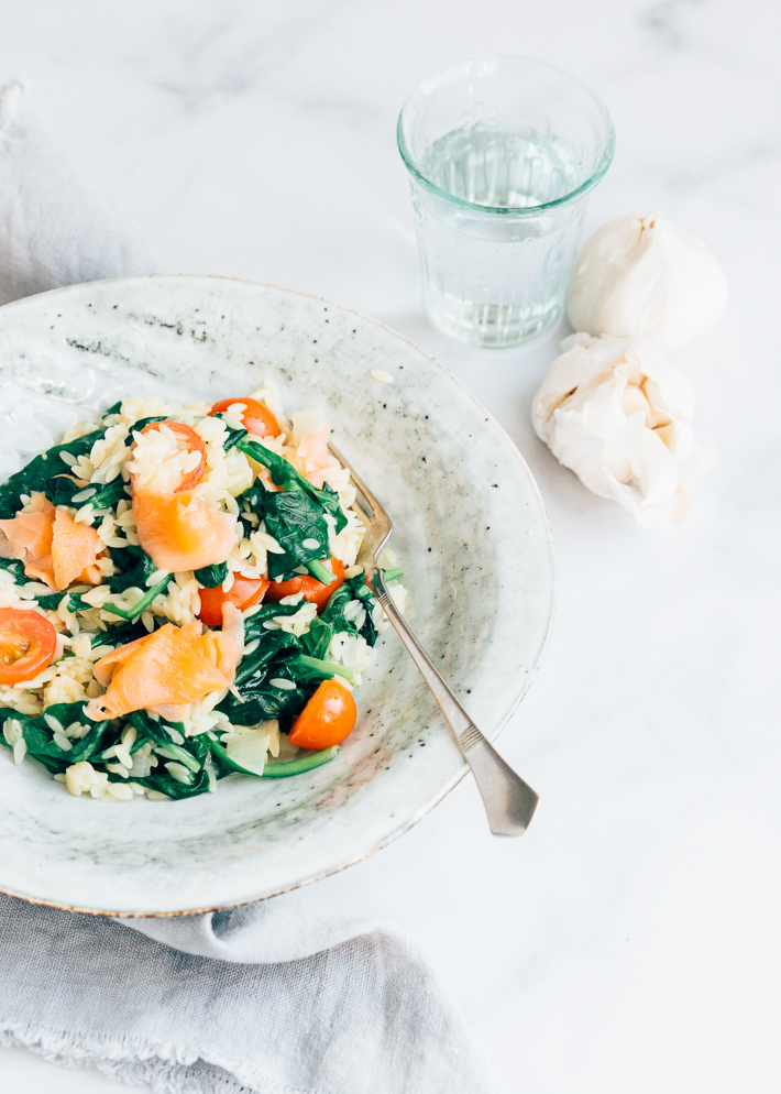 Orzo met spinazie en zalm