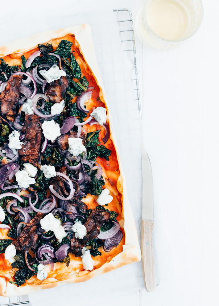 Plaatpizza met cavolo nero