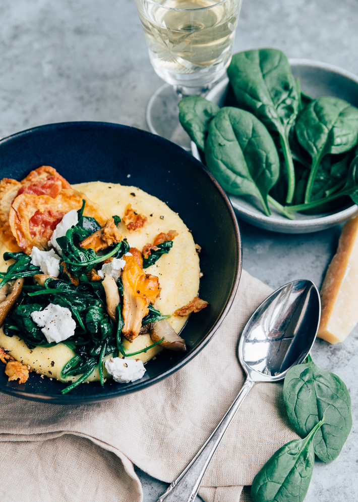 Polenta met paddenstoelen en pancetta