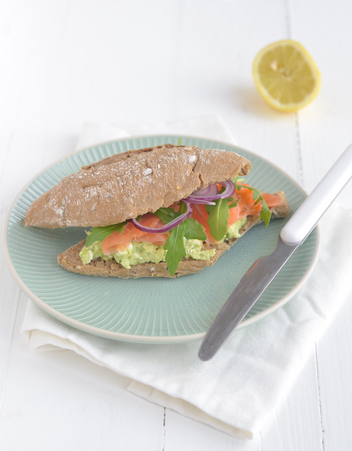 broodje hüttenkäse met zalm