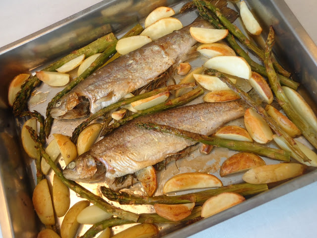 hele forel uit de oven