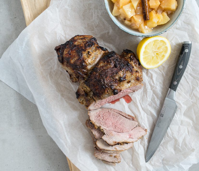 Kerstdiner Lamsbout uit de oven met kweeperen chutney BESCHERMT UW