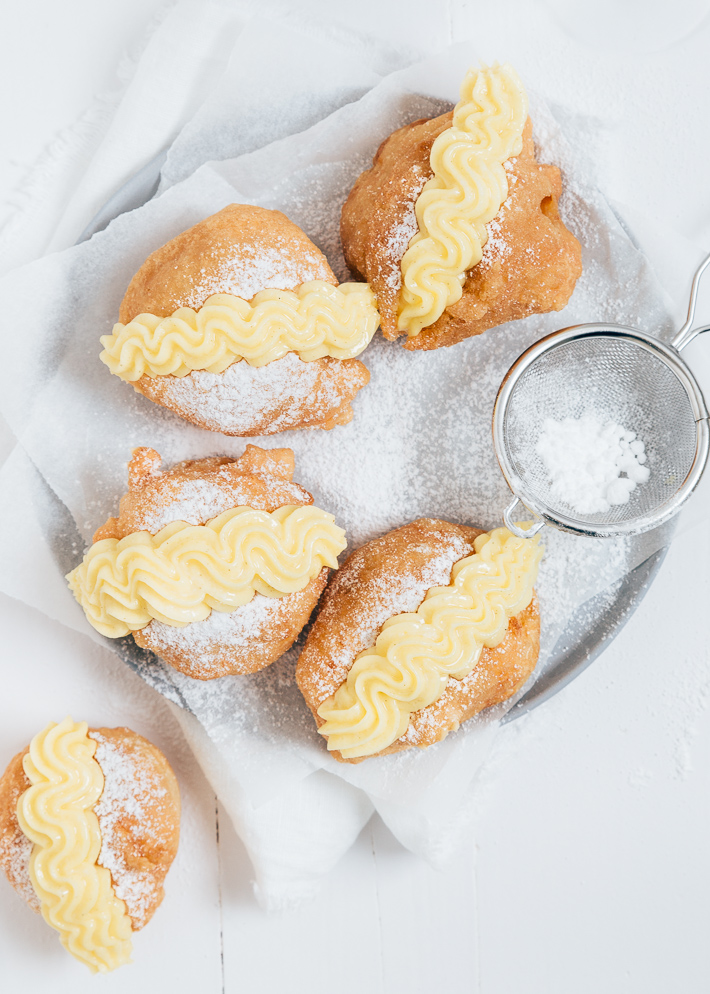 oliebollen met banketbakkersroom