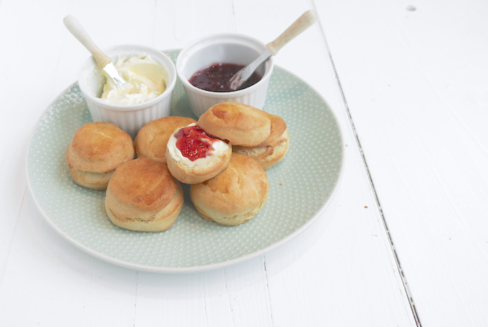 scones met clotted cream