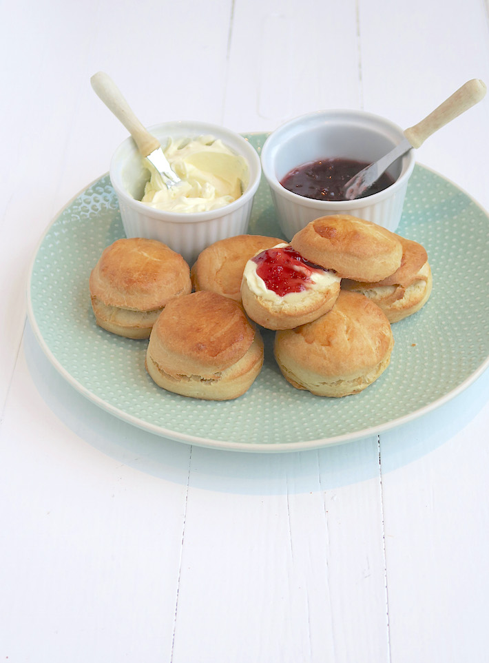 scones met clotted cream